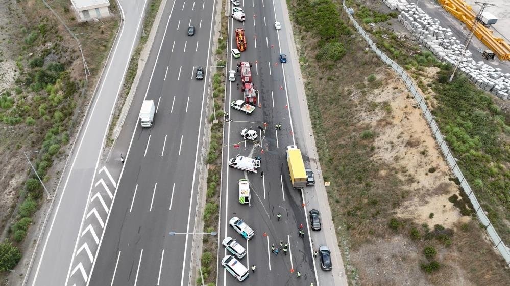 Kuzey Marmara Otoyolu'nda korkunç kaza: Biri çocuk 3 can kaybı, 5 yaralı