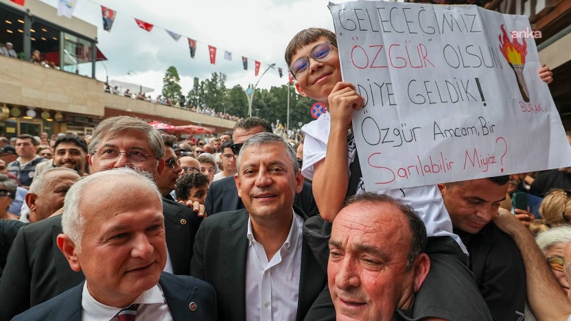 Kocaeli'nde Özgür Özel'e yoğun ilgi