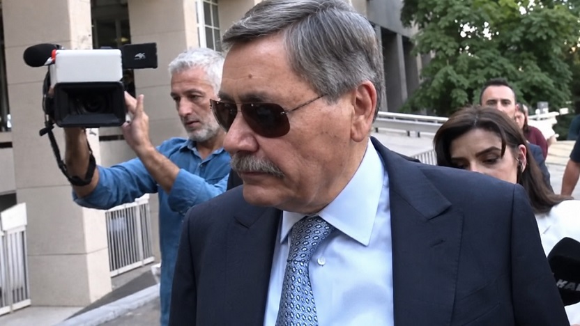 İfadeye çağrılmıştı: İ. Melih Gökçek ağzında 'sakızla' adliyeye geldi, ifadesini verdi gitti