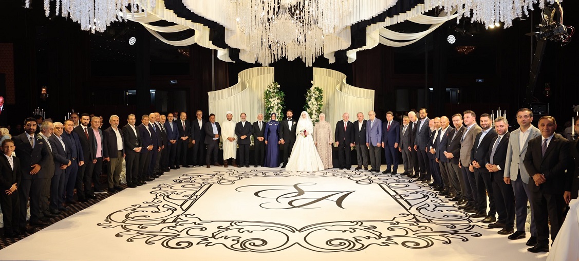 Vatandaşa verir öğüdü kızına 'zengin' düğünü