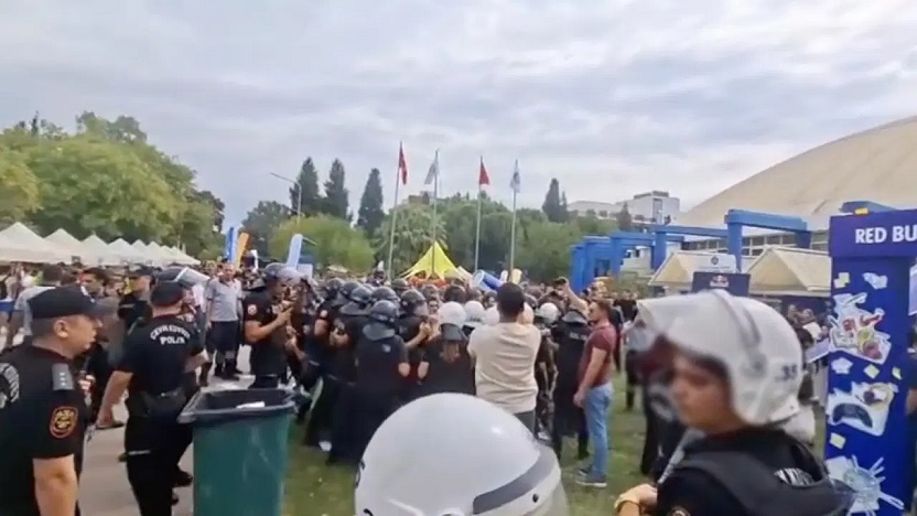 Ege Üniversitesi’nde öğrencilere baskın: 27 gözaltı