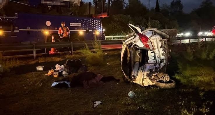 Sakarya/Hendek'te kaza: Ölü ve yaralılar var