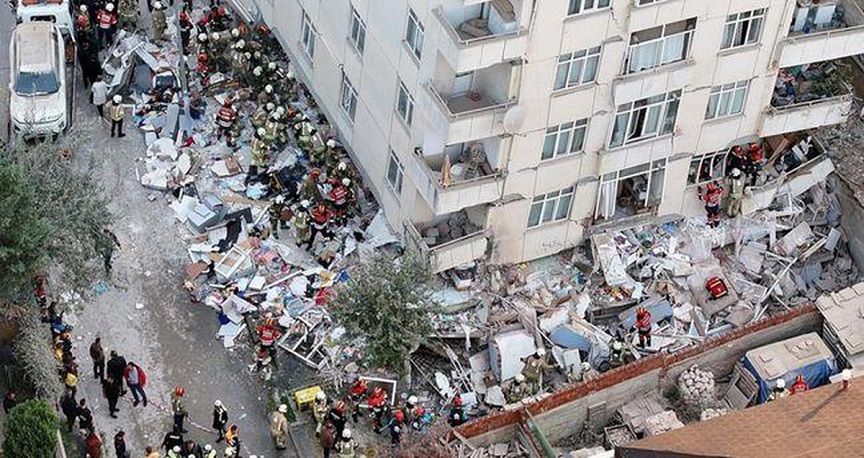 Maltepe'de 6 katlı bina zemin katın üzerine çöktü!