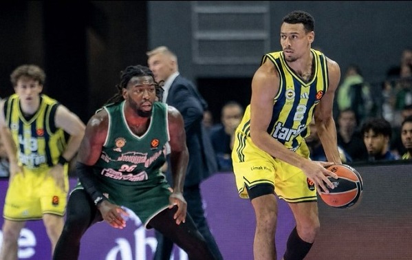Fenerbahçe Tarfin Atina deplasmanında kayıp!