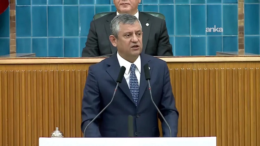 Son Dakika... Özgür Özel, YENİ Parti grup toplantısında konuşuyor