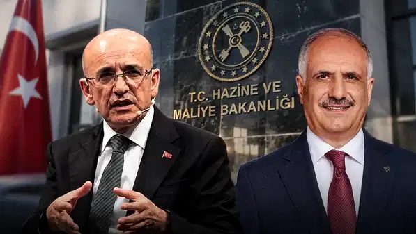 Hazine ve Maliye Bakan Yardımcısı Osman Çelik, Mehmet Şimşek'e emeklilik dilekçesini sundu