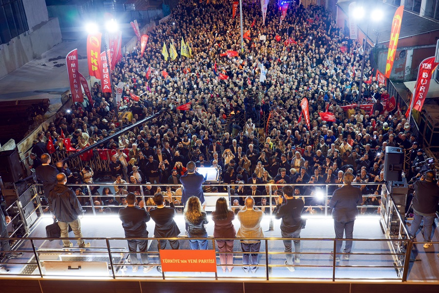 Özgür Özel'dan A Haber'e sert çıkış: 'Biz sokağa çağırırsak...'
