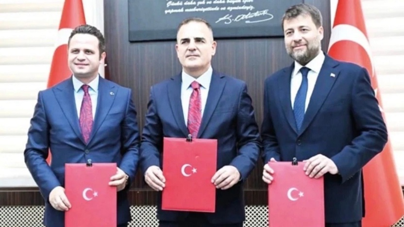 Fon krizi valiliğe sıçradı: AKP'li Şamil Tayyar'dan Vali'nin sözlerine sert tepki