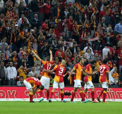 Cimbom nefes aldı