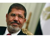 Mısır’ın devrik lideri Mursi mahkemede öldü!