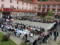 Huzurevindeki anneler unutulmadı