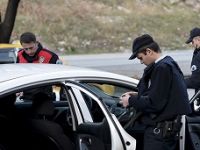 Ankara'da polise uzun namlulu silahlarla ateş