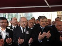 Yaşar Kemal'i binlerle uğurladık