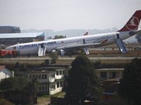 THY uçağı Nepal'de pistten çıktı
