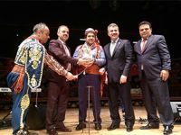 Şehid cenazesine gitmeyen Vali ve Belediye Başkanı 'esintili' gecelerde!