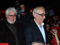 Şener Şen'den "Neden gösterilerde yoksunuz" sorusuna yanıt