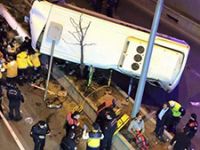 Başkent'te özel halk otobüsü alt geçide uçtu