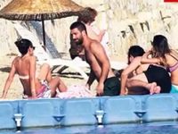 Arda Turan Fethiyede tatilin tadını çıkarıyor
