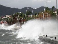Fırtına deniz ulaşımını etkiliyor