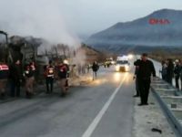 Yolcu otobüsü TIR'a çarptı: 13 ölü, 18 yaralı