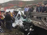 TEM'de TIR ile minibüs çarpıştı! Ölü ve yaralılar var
