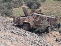 Askeri araç devrildi: İki askerimiz şehit