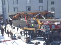Bitlis’te kafenin teras çatısı çöktü: 1 ölü, 7 yaralı