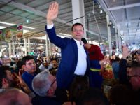 Ekrem İmamoğlu'na pazarda sevgi seli... Size söz veriyorum, ilk iş...