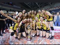VakıfBank üst üste ikinci kez şampiyon