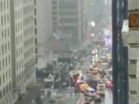 New York'da helikopter, gökdelene çarptı! Pilot öldü