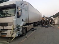 Rize'de kamyon TIR'a arkadan çarptı: 1 Ölü