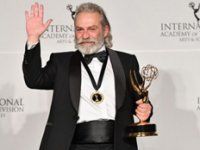 Emmy Ödülleri’nde en iyi erkek oyuncu ödülü Haluk Bilginer’in