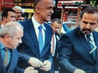 Çankırı Valisi Aktaş, AKP'nin düzenlediği yürüyüşte en ön safta!