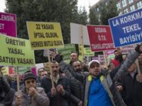Tekelciler eylemde! Alkol satışı saat 22:00'de bitmesin