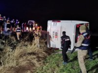 Erzincan'da yolcu otobüsü şarampole yuvarlandı! Çok sayıda yaralı var