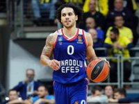 Anadolu Efes, Barcelona'yı Larkin ile geçti