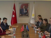 Akşener, AP Türkiye Raportörü Nacho Sanchez Amor ile görüştü