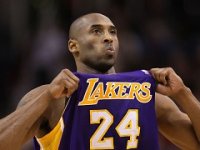NBA tarihinin en önemli sporcularından Kobe Bryant helikopter kazasında hayatını kaybetti