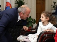 Başkan Esen’den 23 Nisan Ulusal Egemenlik ve Çocuk Bayramı mesajı