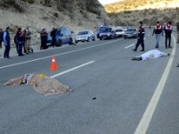 Motor tutkunu gençler Kütahya'da kazada can verdiler