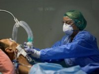 Vaka sayıları artıyor, Türkiye’de sokağa çıkma yasağı gündemde
