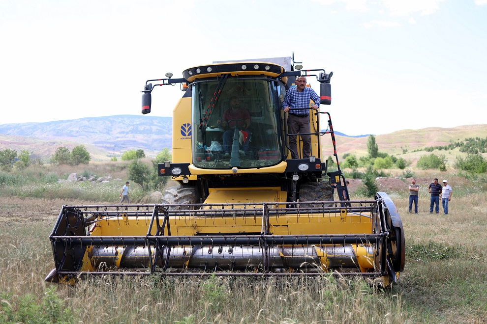 cankiri-belediyesi-bugday-ekimi-resim-07.jpg