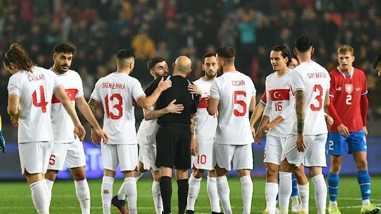cuneyt-cakir-gaziantep-a-milli-takim-resim-01.jpg
