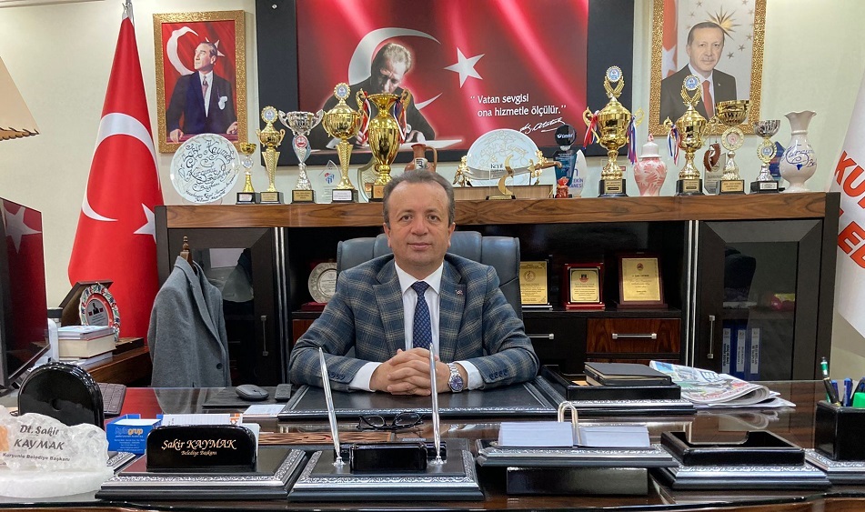 sakir-kayak-kursunlu-belediye-baskani-resim-03-001.jpg