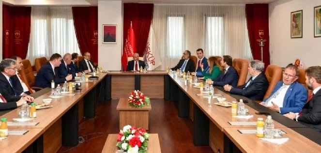 mustafa-sento-tbmm-baskani-uskup-universite-resim-04.jpg