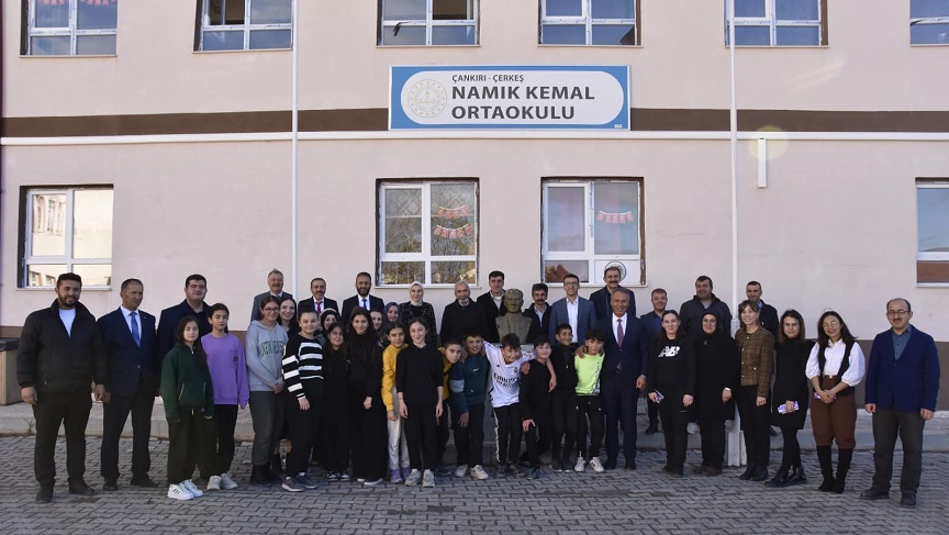 namik-kemal-ortaokulu-ziyaret-hasan-sopaci-resim-02.jpg