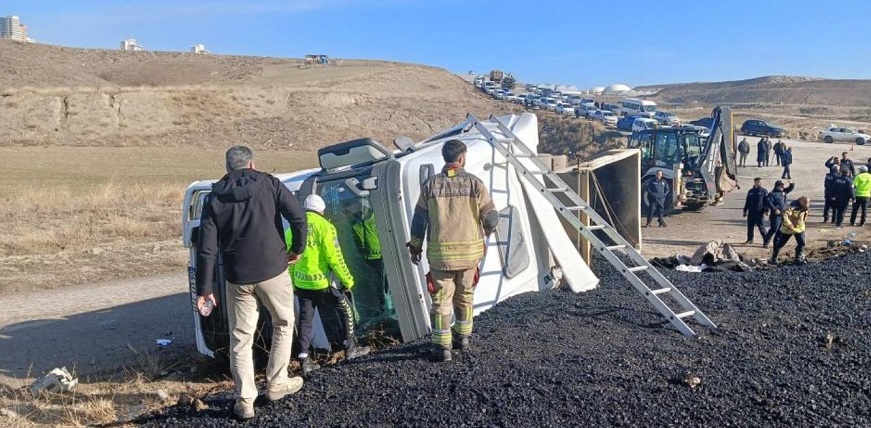 ankara-mamak-kaza-zift-kamyonu-devrildi-resim-05.jpg