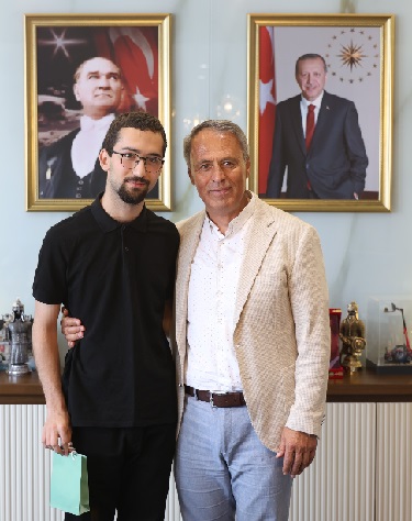 semih-danacioglu-cerkes-yks-turkiye-ikincisi-23-temmuz-resim-02.jpg