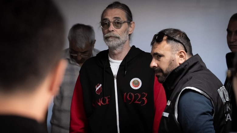 erdal-besikcioglu-gozalti-sonrasi-30-temmuz-resim-07.jpg