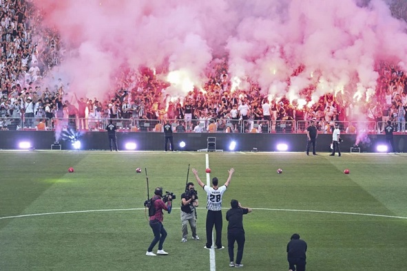 besiktas-imza-resim-02.jpg